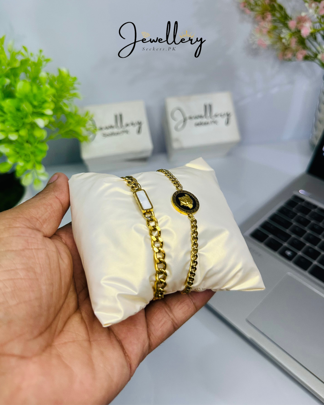 Black Versace & White Chain Deal